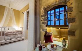 A33 Rhodes Old Town House